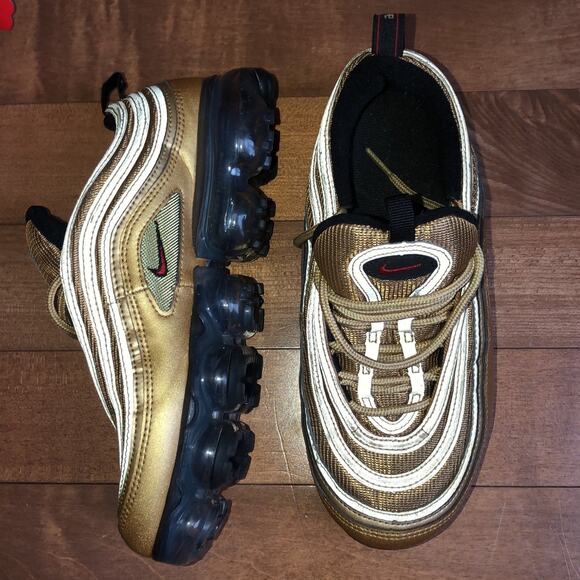 Nike Air VaporMax 97 Metallic Gold size 6 - Picture 2 of 12